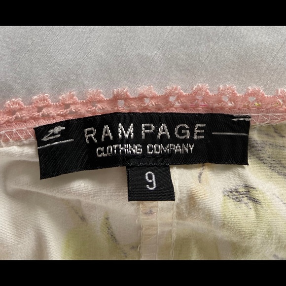 Adorable Garden Party Dress - Picture 5 of 5